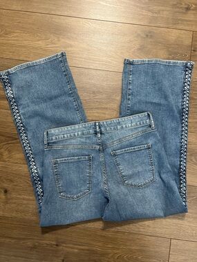 WHBM Featherweight High Rise Wide Leg Crop Jeans Braided Seam Stripe Size 6⁠